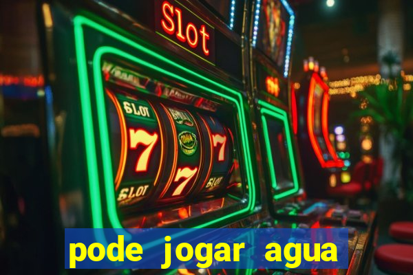 pode jogar agua quente no vaso